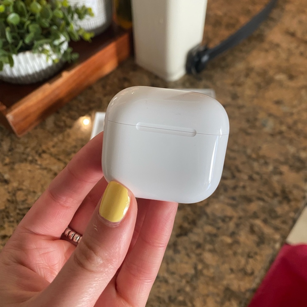 NWT Apple AirPod 4